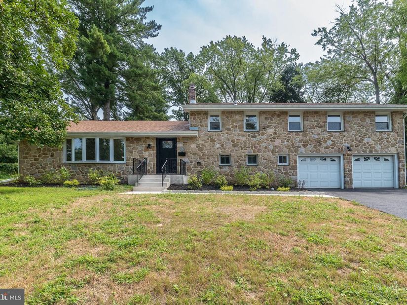 417 Gribbel Road, Wyncote PA 19095