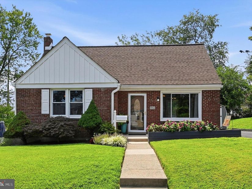 1224 Old Lane, Drexel Hill PA 19026