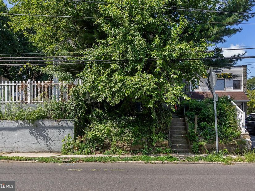 558 E Church Road, Elkins Park PA 19027
