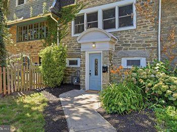 33 E Gorgas Lane