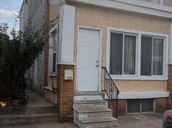 154 W Clarkson Avenue