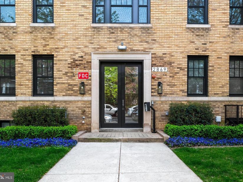 2869 28TH NW 101, Washington DC 20008