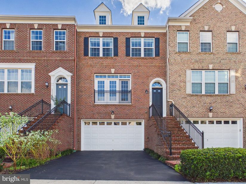 20268 Center Brook Square, Sterling VA 20165