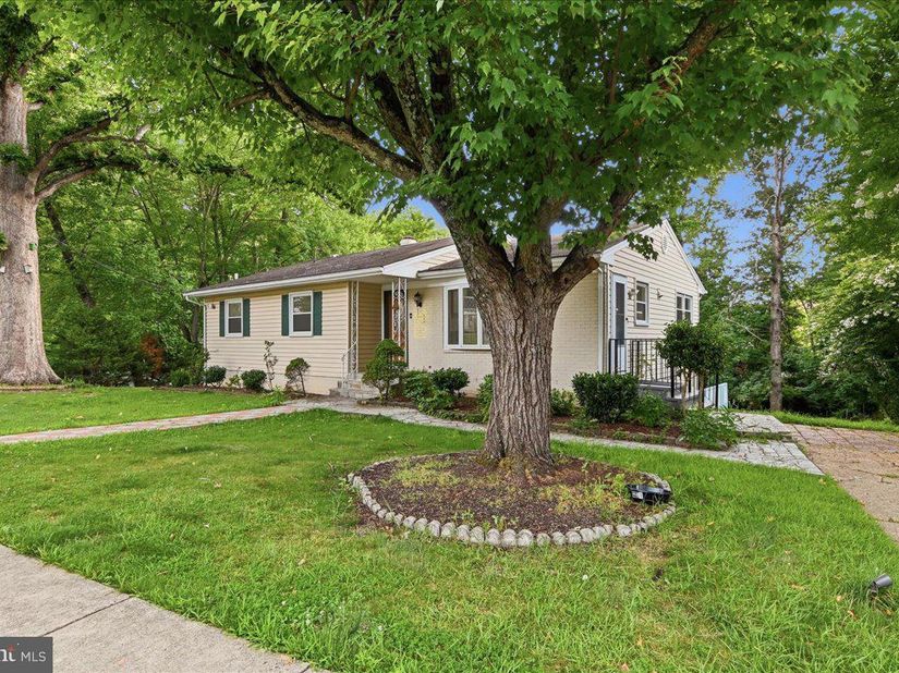 131 Casmar Street SE, Vienna VA 22180
