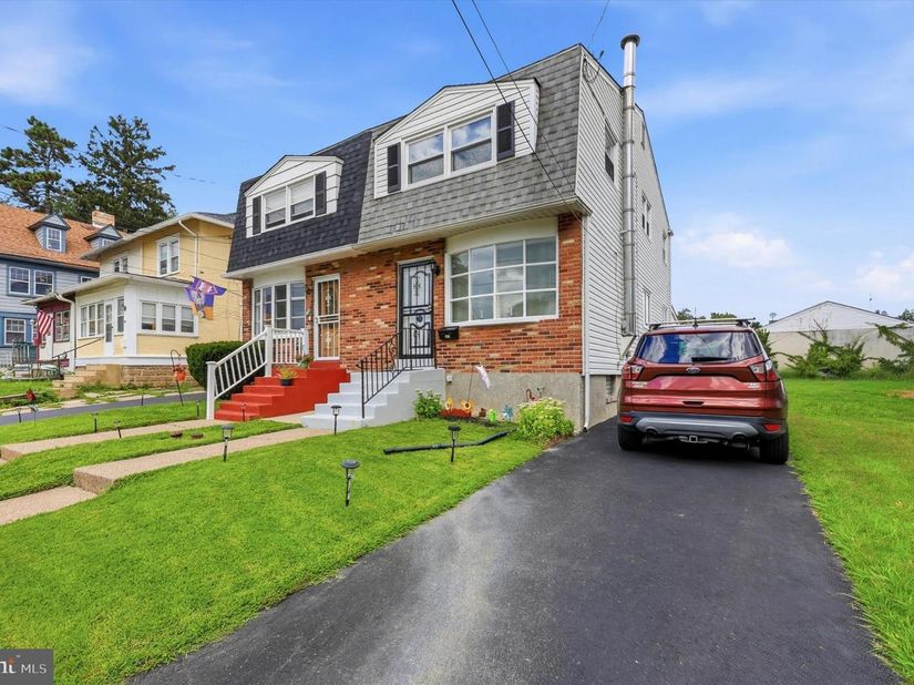 411 Crotzer Avenue, Folcroft PA 19032