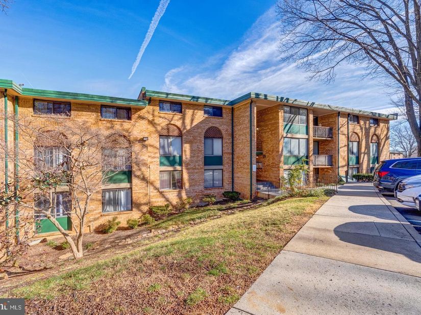 517 N Armistead Street 303, Alexandria VA 22312