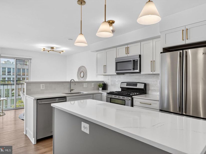 700 7TH Street SW 734, Washington DC 20024