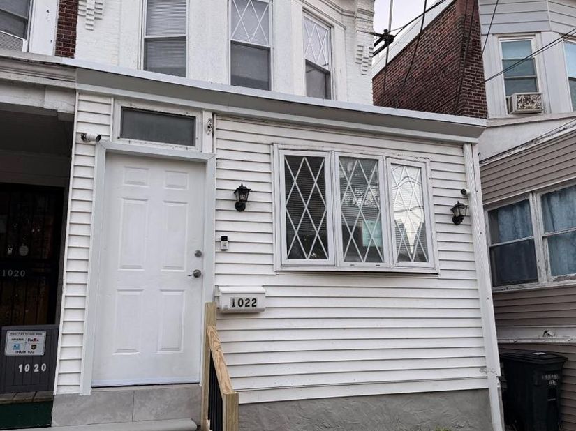 1022 Lawrence Avenue, Darby PA 19023