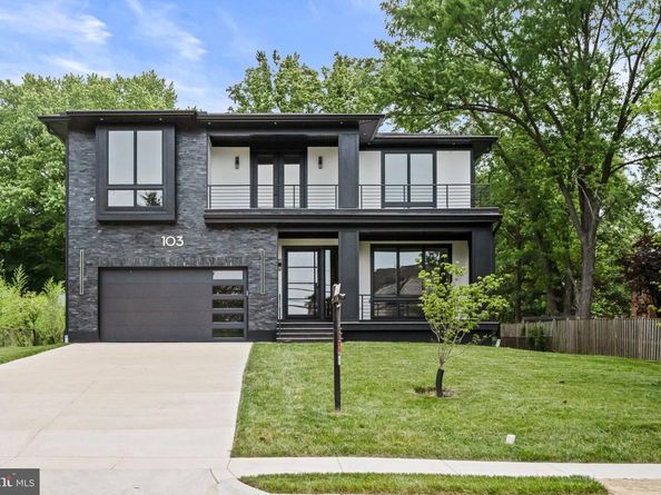 103 Saint Andrews Drive NE, Vienna VA 22180