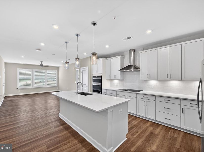 21630 Hawksbill High Circle 405, Sterling VA 20164