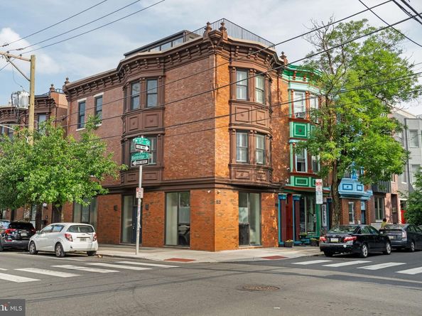 701 S 6TH Street, Philadelphia PA 19147