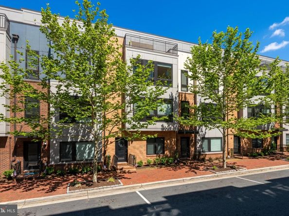 422 Stabler Lane, Alexandria VA 22304