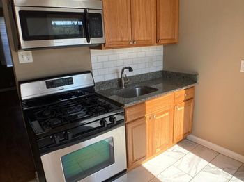 652 N Sickels Street