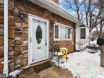 624 E Springfield Road