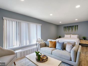 3100 S Manchester Street