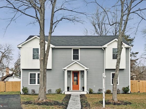 656 Stuart Court, Herndon VA 20170