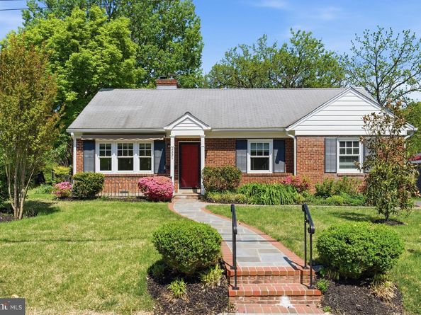 2331 N Underwood Street, Arlington VA 22205