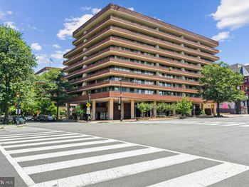 2555 Pennsylvania Avenue NW