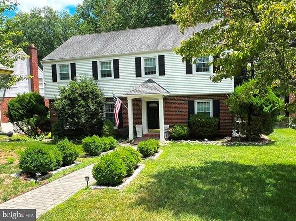 690 Old School House Drive, Springfield PA 19064