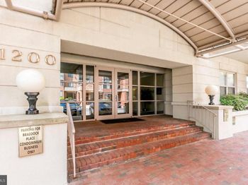 1200 Braddock Place
