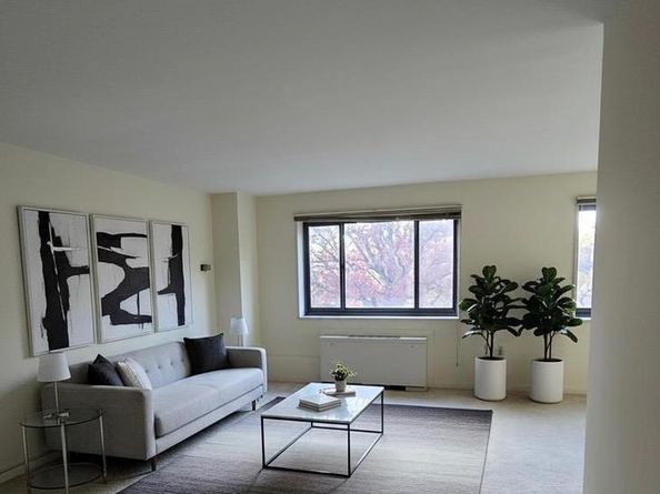 1200 S Arlington Ridge Road 403, Arlington VA 22202