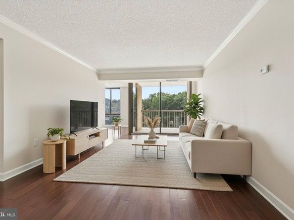 4500 S Four Mile Run Drive 220, Arlington VA 22204