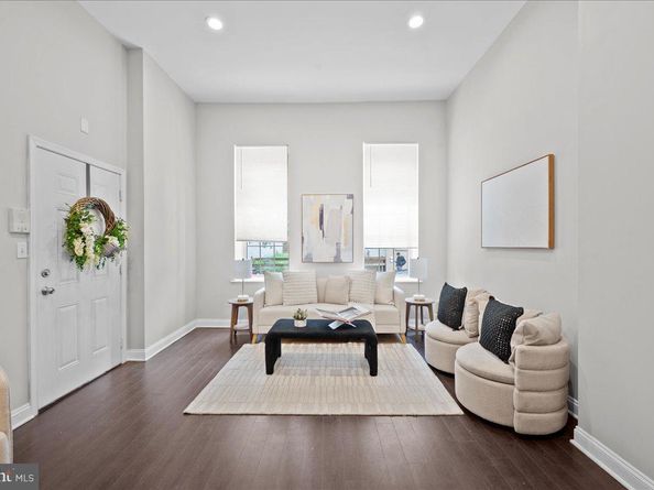 1325 N Franklin Street, Philadelphia PA 19122