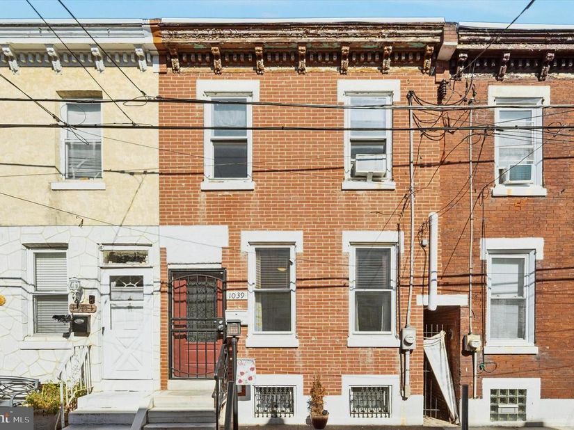 1039 W Russell Street, Philadelphia PA 19140