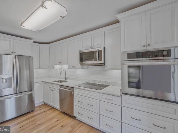 309 Yoakum Parkway 807, Alexandria VA 22304