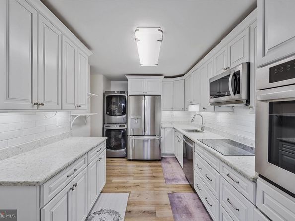 309 Yoakum Parkway 807, Alexandria VA 22304