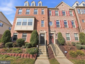 2538 Baldwin Crescent NE