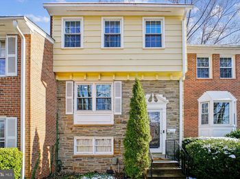 8332 Glastonbury Court