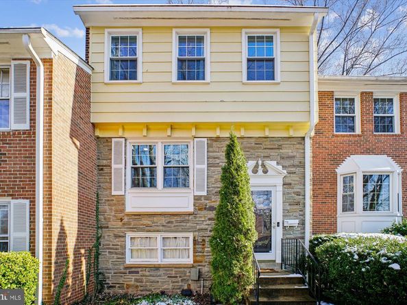 8332 Glastonbury Court, Annandale VA 22003