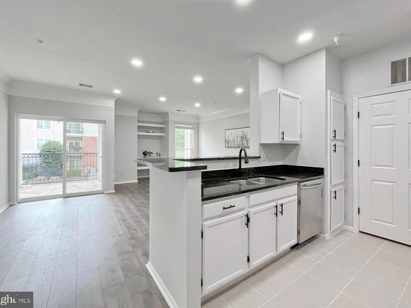 1600 Spring Gate Drive 2211, Mclean VA 22102