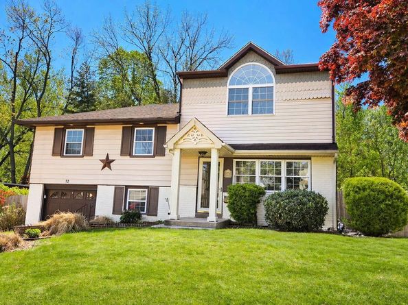 12 Cheshire Circle, Broomall PA 19008