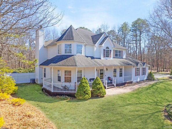 20 Ricky Road, Manorville NY 11949