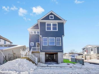 10 8th Avenue