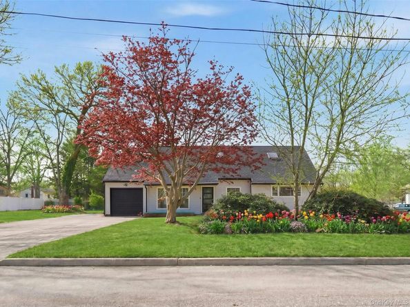 56 Pennaquid Road, Coram NY 11727