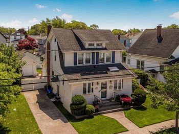 84 Woodlawn Avenue