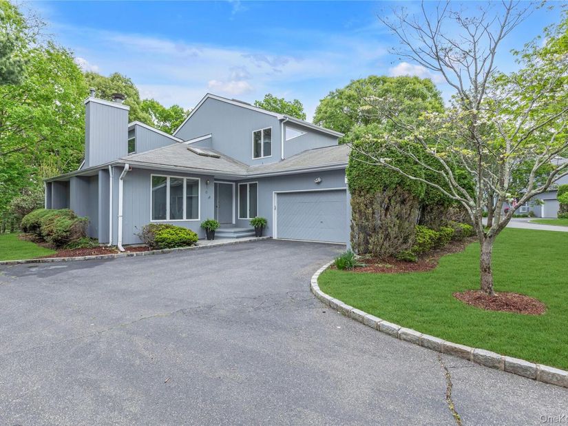 6 Gerriet Court, Northport NY 11768