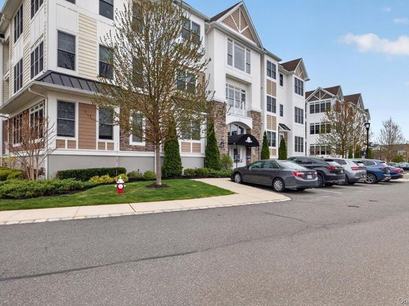 32103 Spruce Pond Circle, Plainview NY 11803