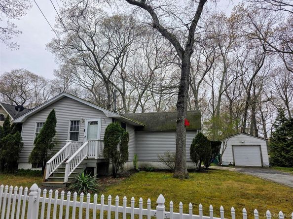 117 Maple Avenue, Flanders NY 11901