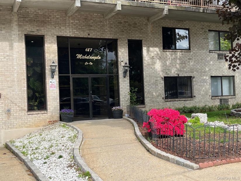687 Bronx River Road Road 2A, Yonkers NY 10704