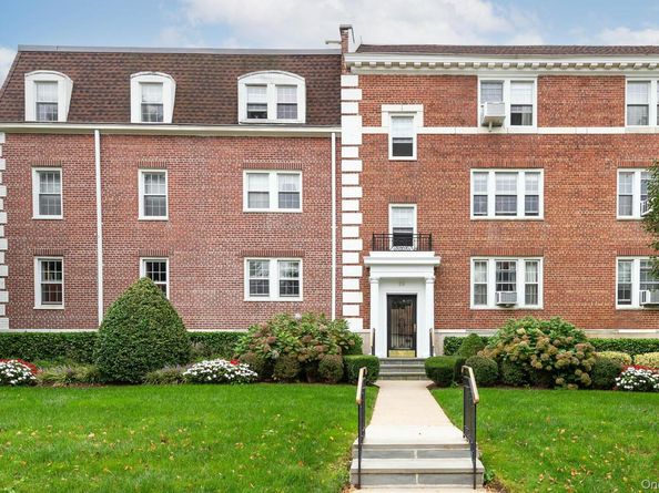 26 Hamilton Place A2, Garden City NY 11530