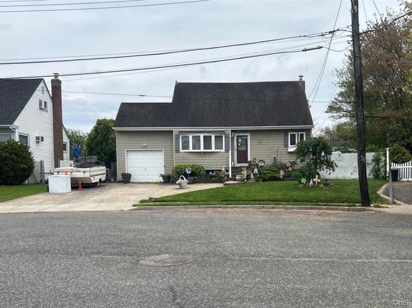34 Karen Street, West Babylon NY 11704