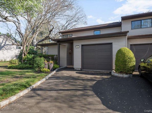 54 Northgate Circle, Melville NY 11747