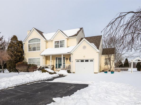 125 Northgate Circle, Baiting Hollow NY 11933