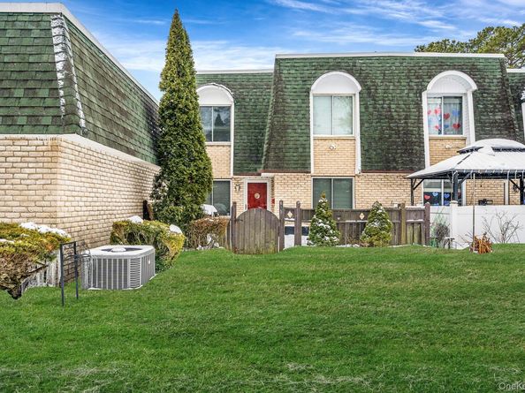 615 Blue Ridge Drive 615, Medford NY 11763