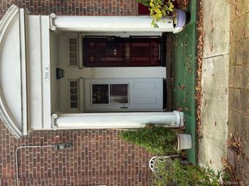 150 Grand Central Parkway