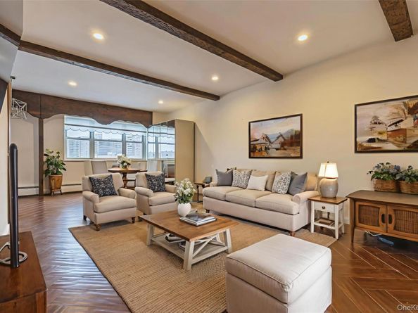 99-10 60th Avenue 6EE, Corona NY 11368